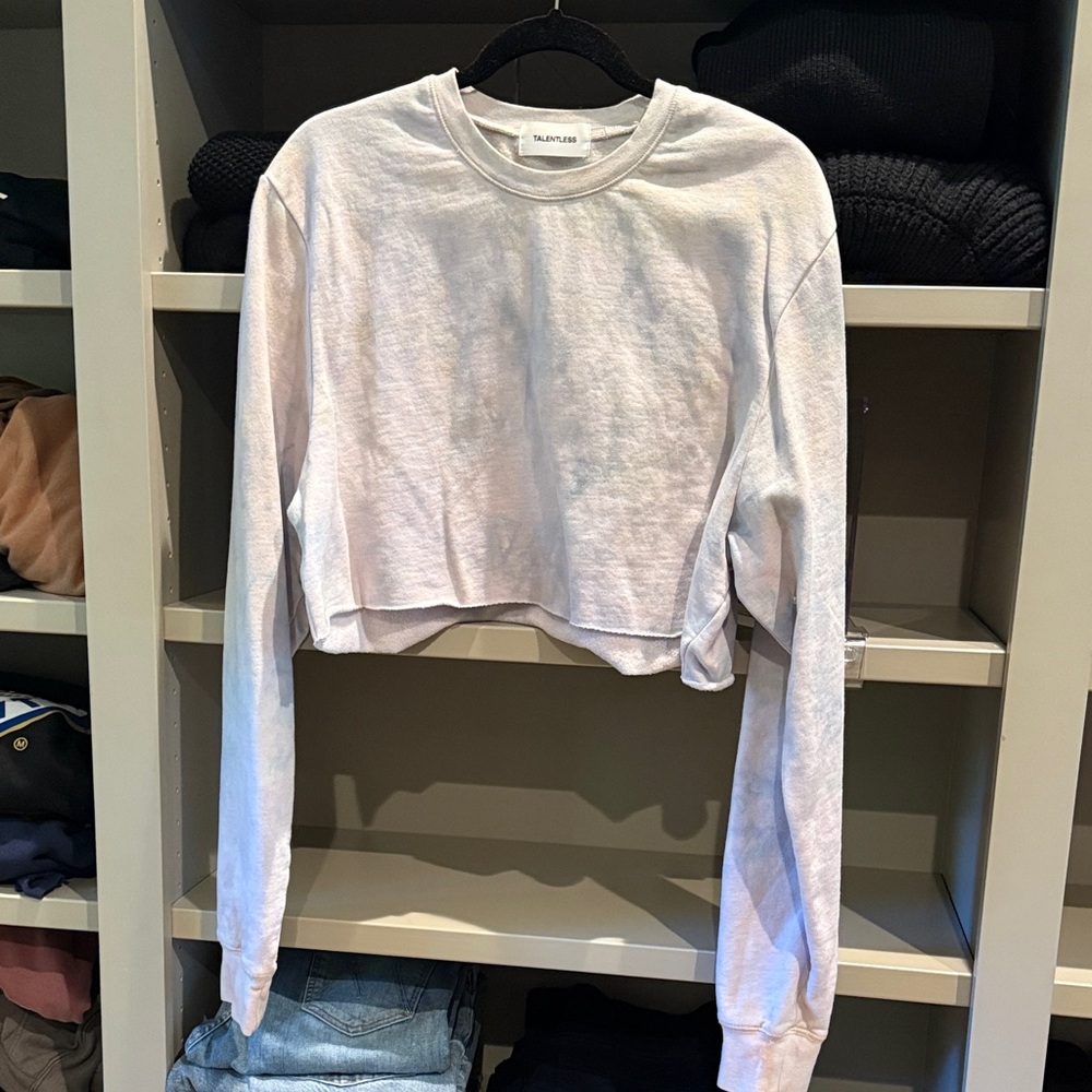 TALENTLESS White Long Sleeve Crop Sweatshirt